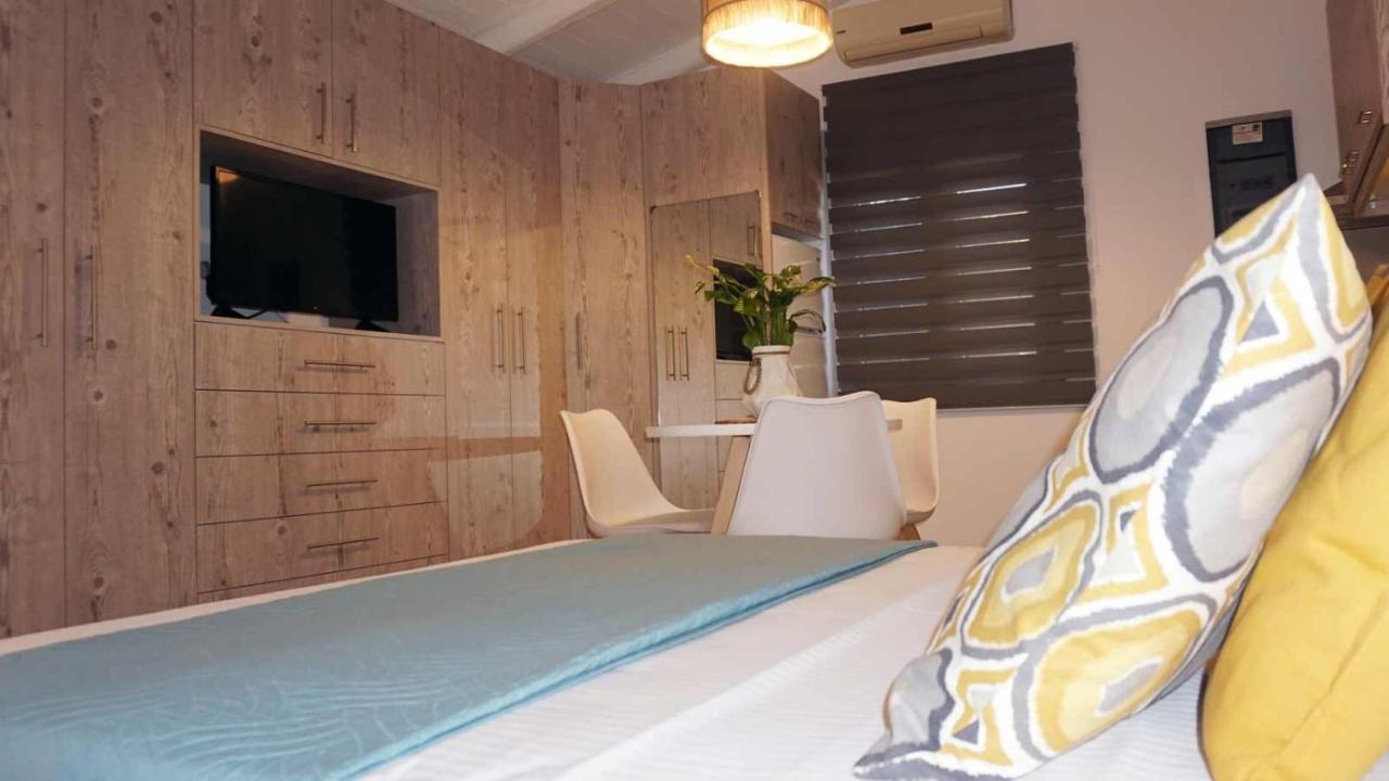 Studio Eleni - Oasis Holiday Houses Коккинос Пиргос Экстерьер фото